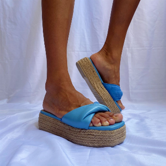 Sandalias celestes