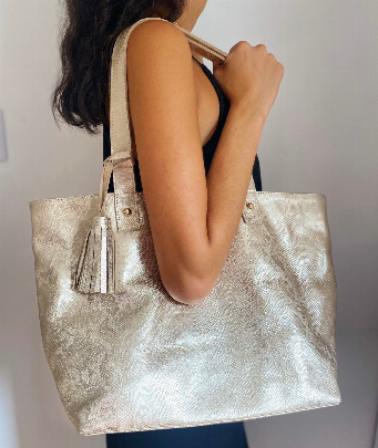 BOLSO MANO JIMENA DORADO