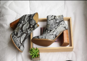 BOTA FRANCIA  PITON NEGRO Y GRIS