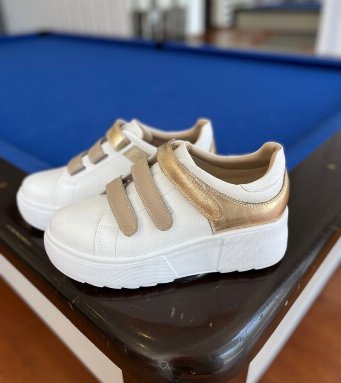 SNEAKERS SAYURI