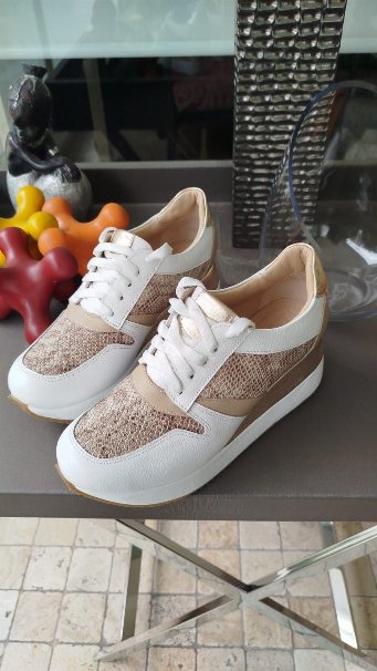 PIA PRE ORDER