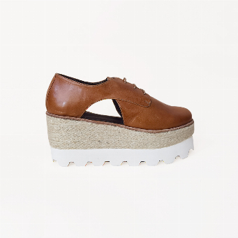 Oxford Paula Moon Camel